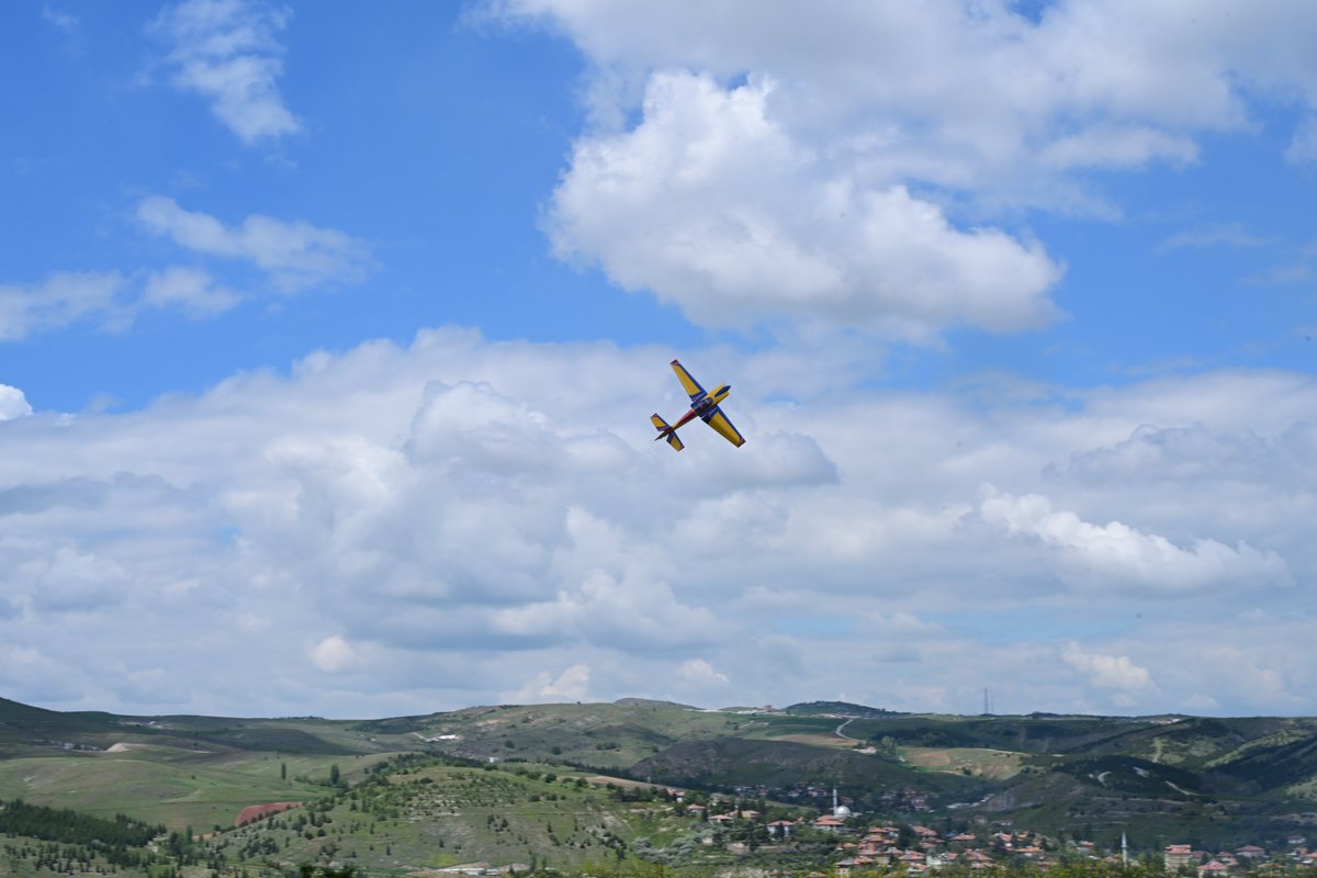 ostimosb's tweet photo. 🛩️🚁Model uçaklar Mamak’ta 19 Mayıs’ı kutlamak için havalandı.
OSTİM Teknik Üniversitesi, @MamakBelediyesi ve ANKA Model Uçak Spor Kulübü iş birliğinde Mamak Belediyesi Model Uçak pistinde model uçaklarla nefes kesici uçuş gösterileri gerçekleştirildi. @ostimteknikuniv https://t.co/VzyVqagVCZ