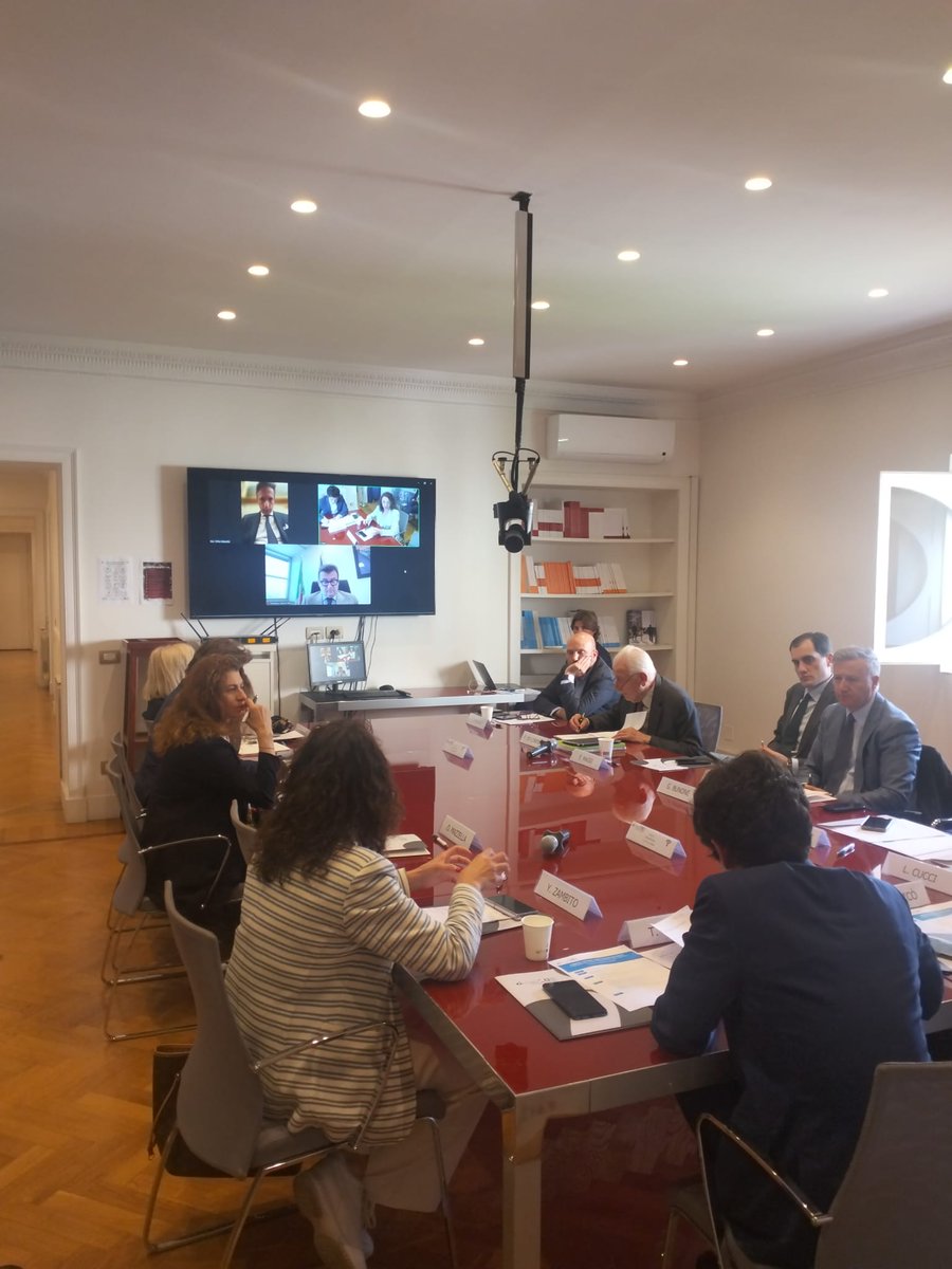 ICompetitivita's tweet photo. 💊“Farmaci: accesso, innovazione ed equità”.

Ne parliamo al tavolo rosso I-Com📍con Francesco Saverio Mennini (@MinisteroSalute), Robert Nisticò (presidente @Aifa_ufficiale) e numerosi altri ospiti.

Introducono @daempoli e il direttore Area Salute I-Com Thomas Osborn. https://t.co/JnnU8jc9Na