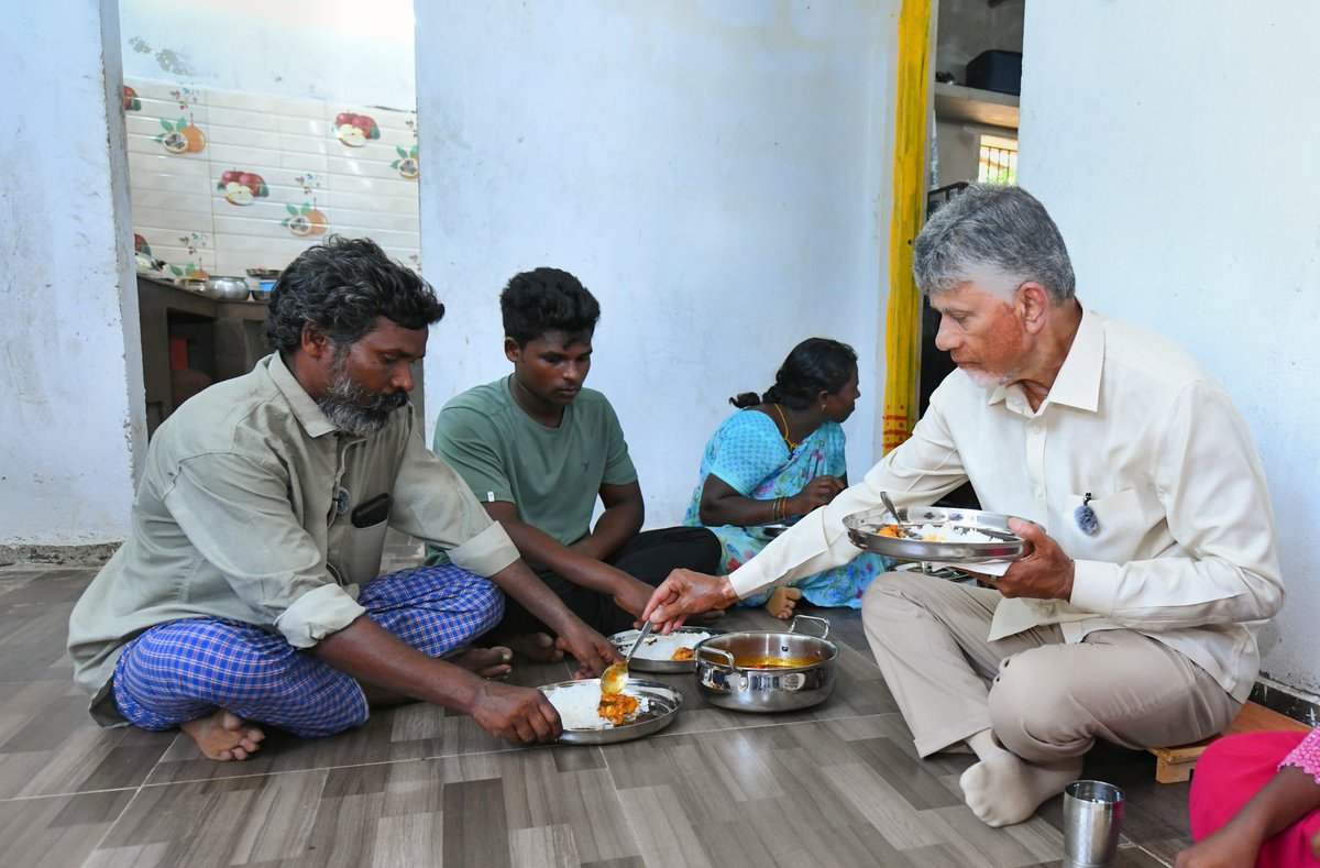 ncbn's tweet photo. During my visit to Kavali in Nellore today, Thanamgari Babu garu invited me to his home for lunch. I bought some freshly caught fish from the market, and T Venkamma garu graciously cooked a delicious meal for us. We shared lunch with the family while discussing the aspirations of fishermen and the coastal community. Grateful for their warm hospitality.
#MatsyakarulaSevalo