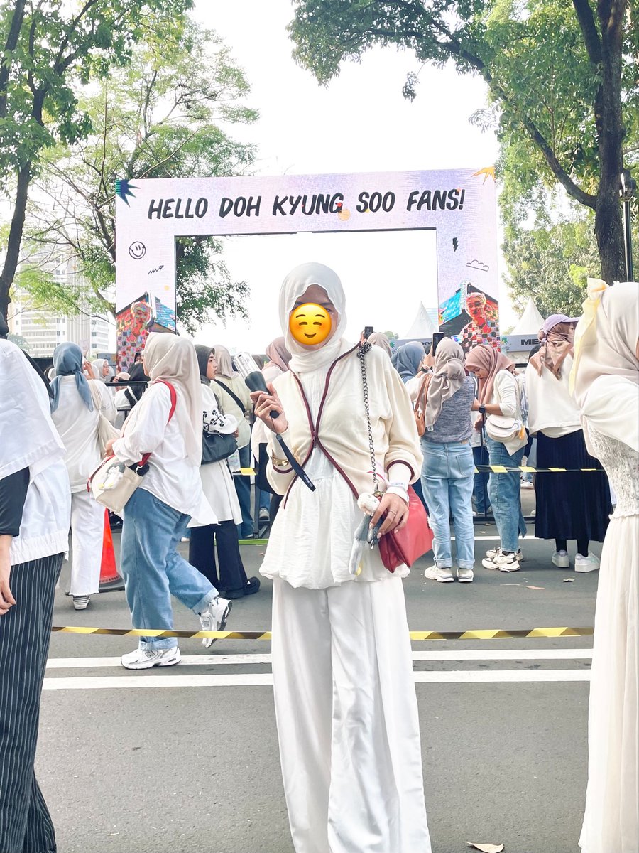 Bananaly_'s tweet photo. Rekomendasi Outfit EXhOrizon EXO in Jakarta 🩶

📌For Day 2
📌Dresscode 🖤🩶🤍 ; Black, Grey &amp; White
💋For Hijabs Outfit

Karena aku nonton day 2 jadi aku rekomendasikan ini dulu, kalau mau day 1 komen ya! https://t.co/61wuHmNhde