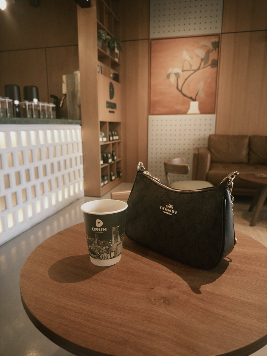 sluwv's tweet photo. قهوتهم لزيزة 🥥😋
#coffee https://t.co/V9EbSgtH2V