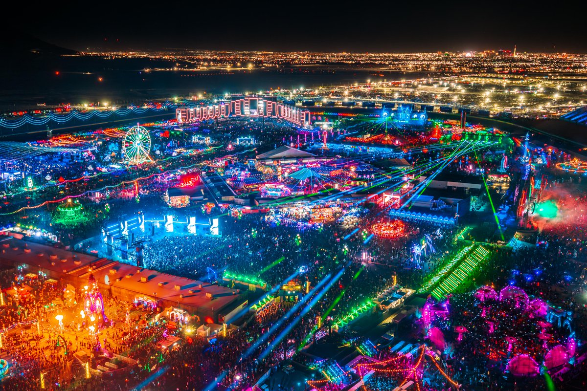 EDC_LasVegas's tweet photo. The energy throughout our #kineticJOURNEY this weekend was truly something special. ⚡️❤️

Life Under the Electric Sky came alive through every connection, every moment on the dance floor, and all the magical moments in between that we shared together. 🌈 What’s one memory from this weekend you’ll never forget? ✨

Keep reliving the magic by sharing your favorite moments with #MyEDCMoments and tagging us in your posts, so we can reshare! 💫