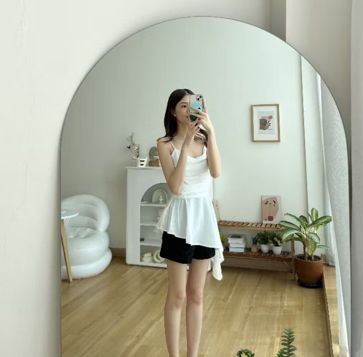 Bananaly_'s tweet photo. Disclaimer pic from pinterest

1. Blazer crop hitam: https://t.co/4K0zZcxSyJ
2. Midi dress: https://t.co/e7IBGdGsW9
3. Pashmina hitam nyaman: https://t.co/q3NpZ2krX9
4. Celana hitam: https://t.co/M2HS07Gnzv
5. Sepatu docmart nyaman: https://t.co/8IITD7CvLi https://t.co/RLoxwCZSi2