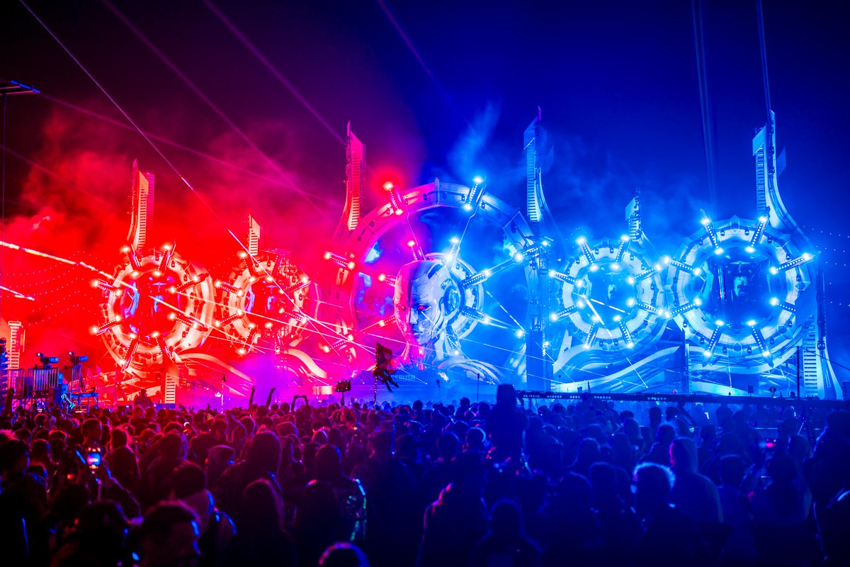 EDC_LasVegas's tweet photo. The energy throughout our #kineticJOURNEY this weekend was truly something special. ⚡️❤️

Life Under the Electric Sky came alive through every connection, every moment on the dance floor, and all the magical moments in between that we shared together. 🌈 What’s one memory from this weekend you’ll never forget? ✨

Keep reliving the magic by sharing your favorite moments with #MyEDCMoments and tagging us in your posts, so we can reshare! 💫