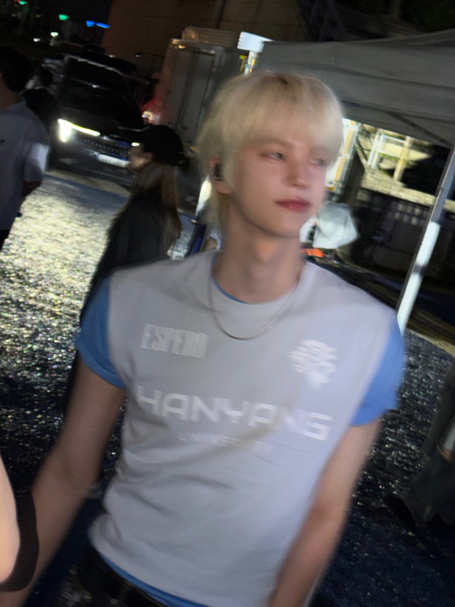 TWSLATION_'s tweet photo. [260519] #SHINYU WV POST

🦒: Hanyang University ERICA is the best!!

#신유 #TWS #투어스 @TWS_PLEDIS https://t.co/QzAeP3qw8m