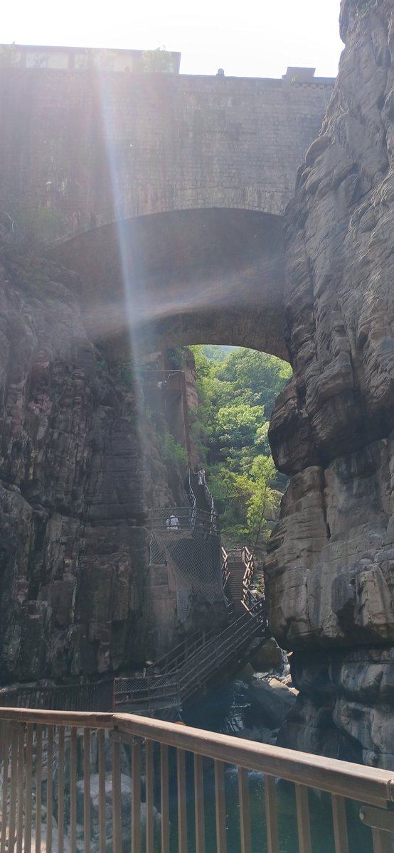 narvinya's tweet photo. There is always a different view at the other side https://t.co/Ac1Qgtxi85