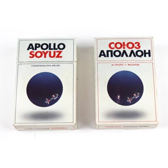 macacoBenjamin's tweet photo. @ghoetya Cigarro sexo espacial entre estados unidos e união soviética. https://t.co/F7fEVQPdlS