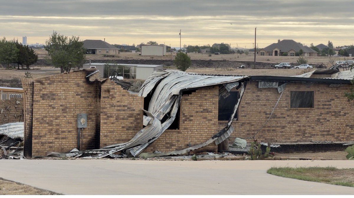 jpetramala's tweet photo. A couple of the homes that were lost in the #stinkyfire near Amarillo, TX 
Firefighters have stopped the progress of the fire and conditions are improving. https://t.co/5u7fAVoFOr