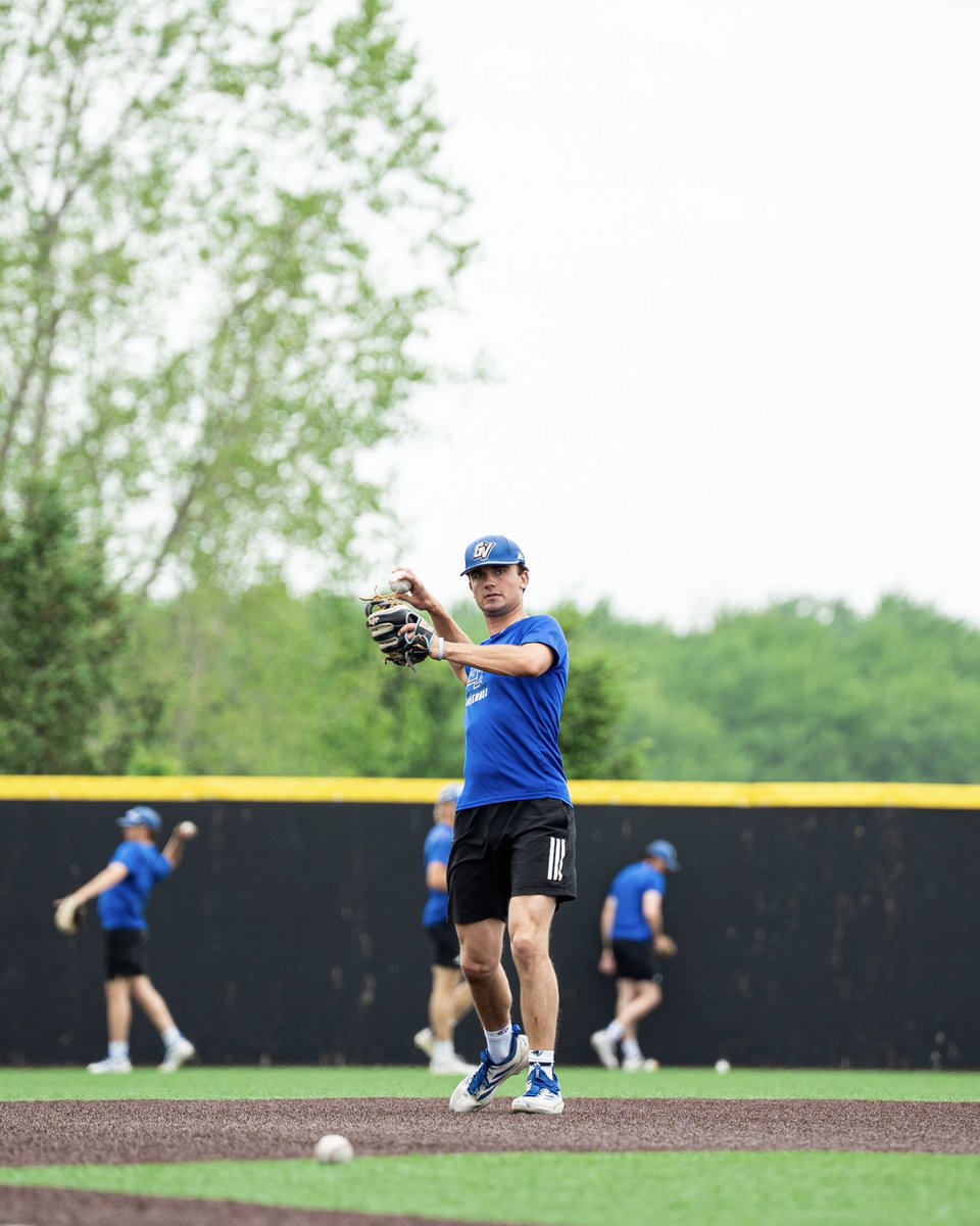 GVSUBaseball's tweet photo. Back in the office 💼

#AnchorUp | #ReadyForMore https://t.co/0o9qKDFoeE