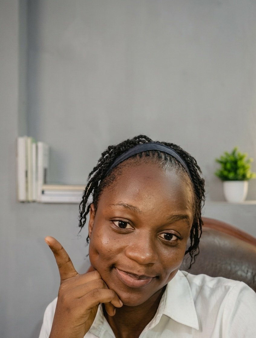 morenikjqueen's tweet photo. A man borrowed money and paid it back in installments.

No excuses.

When he finished, every penny was returned.

Turns out… it was never a loan.
It was a test he didn’t even know he was taking.
Was it right to test him that way? https://t.co/d7KQT2tKgU