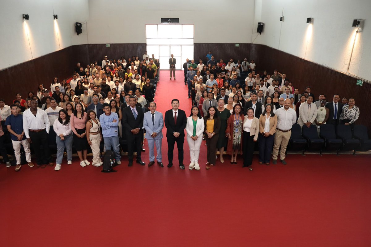 PacoRector's tweet photo. Celebrar los 78 años de la Facultad de Ciencias Agrarias es reconocer una historia construida con esfuerzo, vocación y amor por el campo.

En esta Sesión Solemne reconocimos a estudiantes, docentes y personal administrativo.

https://t.co/eu07zVlUCJ https://t.co/vLE8aKQN79