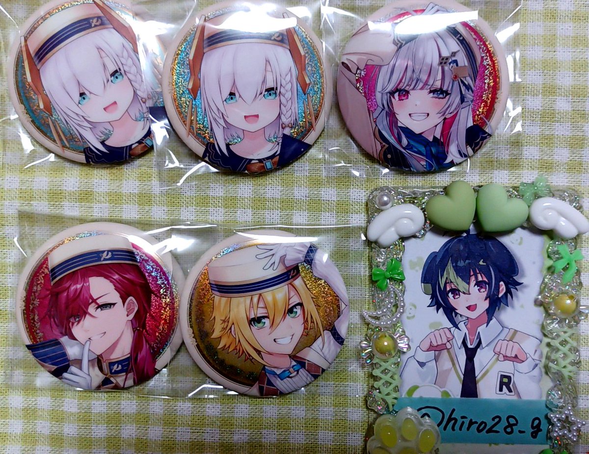 hiro28_g's tweet photo. 【交換】にじさんじ　ビスケット
缶バッジ

譲)画像参照1枚目

求)2枚目参照
上段…🔵、下段…🔴

5/23.24池袋手渡し or 郵送
よろしくお願いします🌷 https://t.co/NrXOO0j9CH