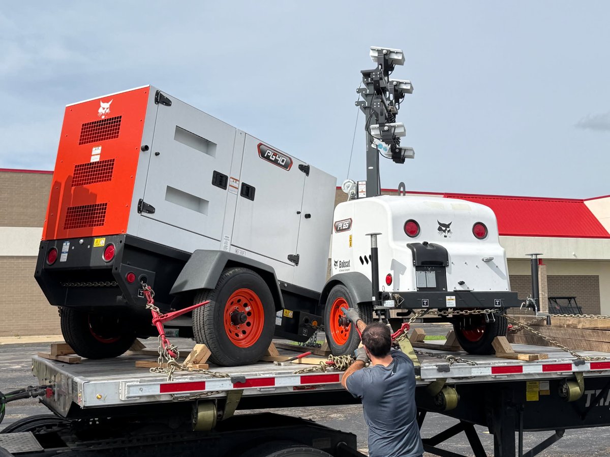 SalvationArmyUS's tweet photo. Thank you to @BobcatCompany for donating $465K in generators and light towers to six Salvation Army locations nationwide. Following their $885K equipment donation after Hurricanes Helene  & Milton, this support helps power service centers and light supply distribution during disaster response.  

Learn more: https://t.co/9E1OIq3485 

#disasterresponse #partnership #communitysupport