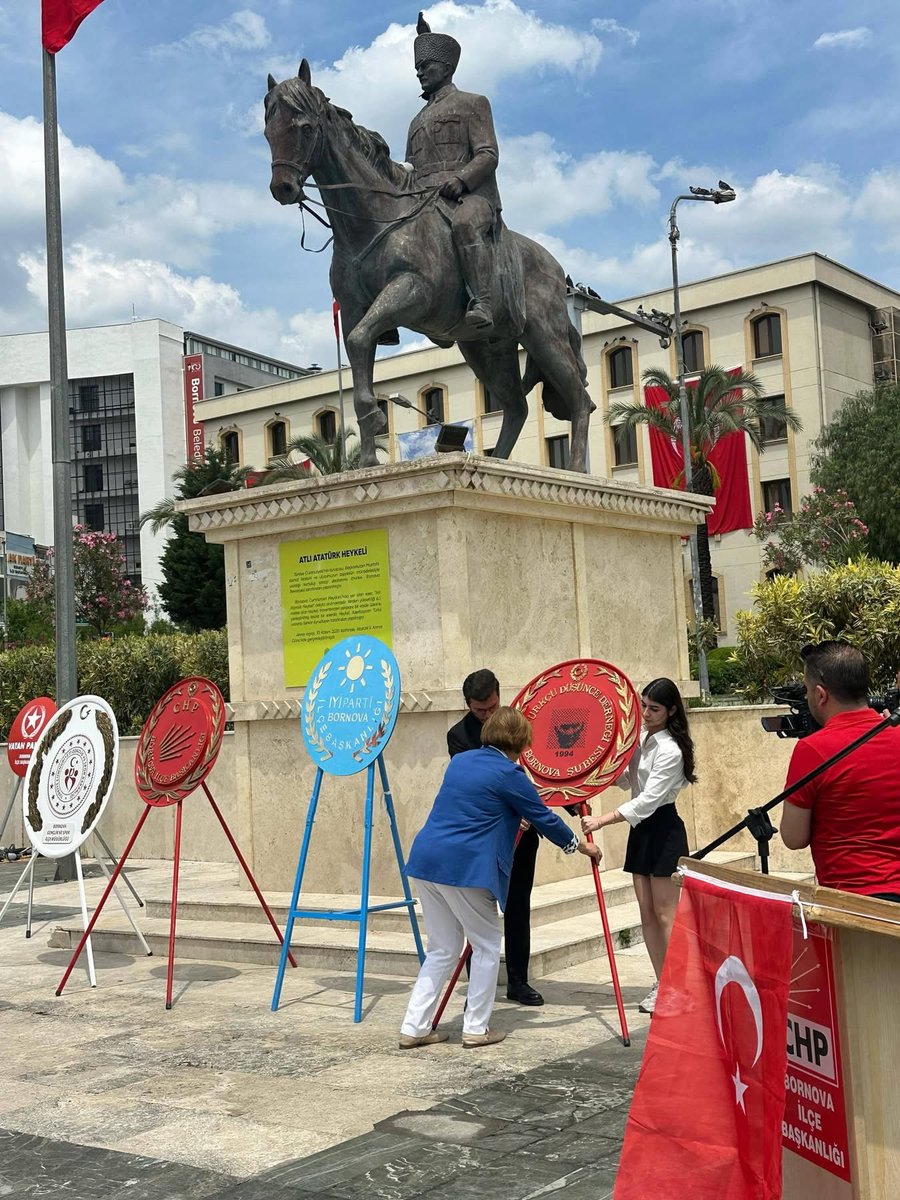 addbornova's tweet photo. 19 MAYIS ATATÜRK'Ü ANMA, GENÇLİK VE SPOR BAYRAMI ÇELENK SUNUM TÖRENİ 🇹🇷

Bornova Cumhuriyet Meydanı ATATÜRK Anıtına çelenk sunumunu gerçekleştirdik.
Şubemiz adına konuşmayı Gençlik Kolu Başkanı Ege ASİLTÜRK yapmıştır.

🇹🇷🇹🇷🇹🇷

ADD BORNOVA ŞUBESİ YÖNETİM KURULU https://t.co/bvedBNUHf8