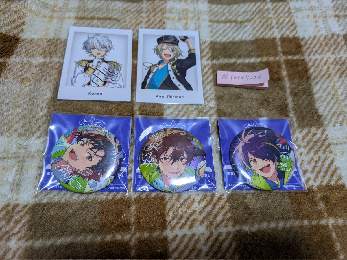 taro7226's tweet photo. 【交換】あんスタ　アニカフェ　特典　缶バッジ　ステッカー

譲:画像参照
求:全てみか
10周年ぱしゃっつ、コロッタのみ宗1
みかコロッタは過去弾◎

郵送
よろしくお願いいたします。 https://t.co/Yzv4D0dcmG