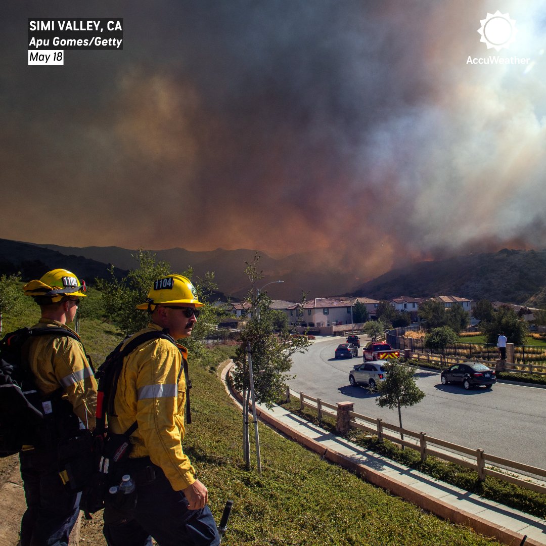 The Sandy Fire burns dangerously close to homes in Simi Valley, 40 ...