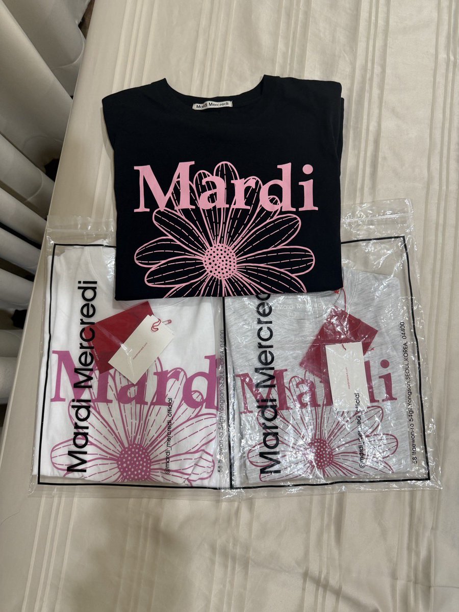DXXDFF2's tweet photo. Mardi  mercredi🌟
ดำ ขาว 790รส.
เทา 480 รส.
#ส่งต่อเสื้อผ้า #โล๊ะตู้ #โล๊ะตู้เสื้อผ้า
#ส่งต่อmardi #mardimercredi
#mardiมือสอง #mardithailand
#พรีเกาหลี #เสื้อmardi #ส่งต่อcintage
#ส่งต่อstylist #ส่งต่อvgh https://t.co/SYxYtQpVrQ