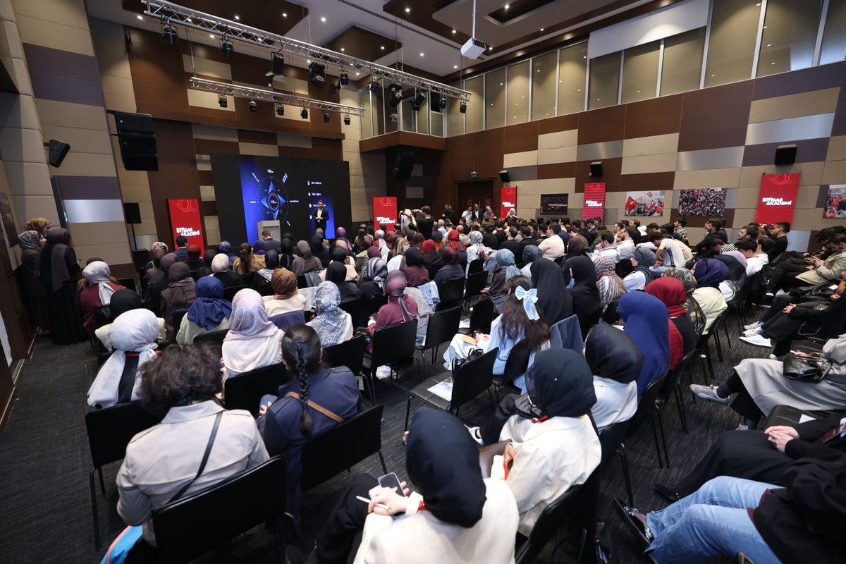 tugvaistuni's tweet photo. İhtisas Akademi İstanbul ’26 programımız kapsamında, BTK İnsan Kaynakları ve Eğitim Daire Başkanı Mustafa Ermiş’ı ağırladık.

Gençliğin dijital dünyaya bakışı yapay zekâ ve geleceğin teknolojileri üzerine kıymetli değerlendirmelerin paylaşıldığı verimli bir oturum gerçekleştirdik https://t.co/lNK6lPlgC9