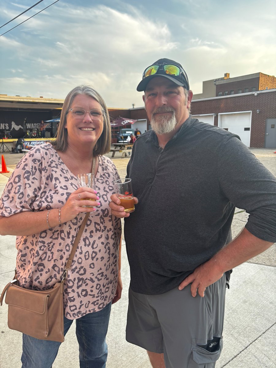 skeffdist's tweet photo. Good vibes, cold beer, and fresh Budweiser 🍻
Cheers to 150 years of Budweiser! Here’s a look at our Day Fresh promo — thanks to everyone who came out and made it a great time!
#SkeffDist #Budweiser https://t.co/c0kP0JHKwY