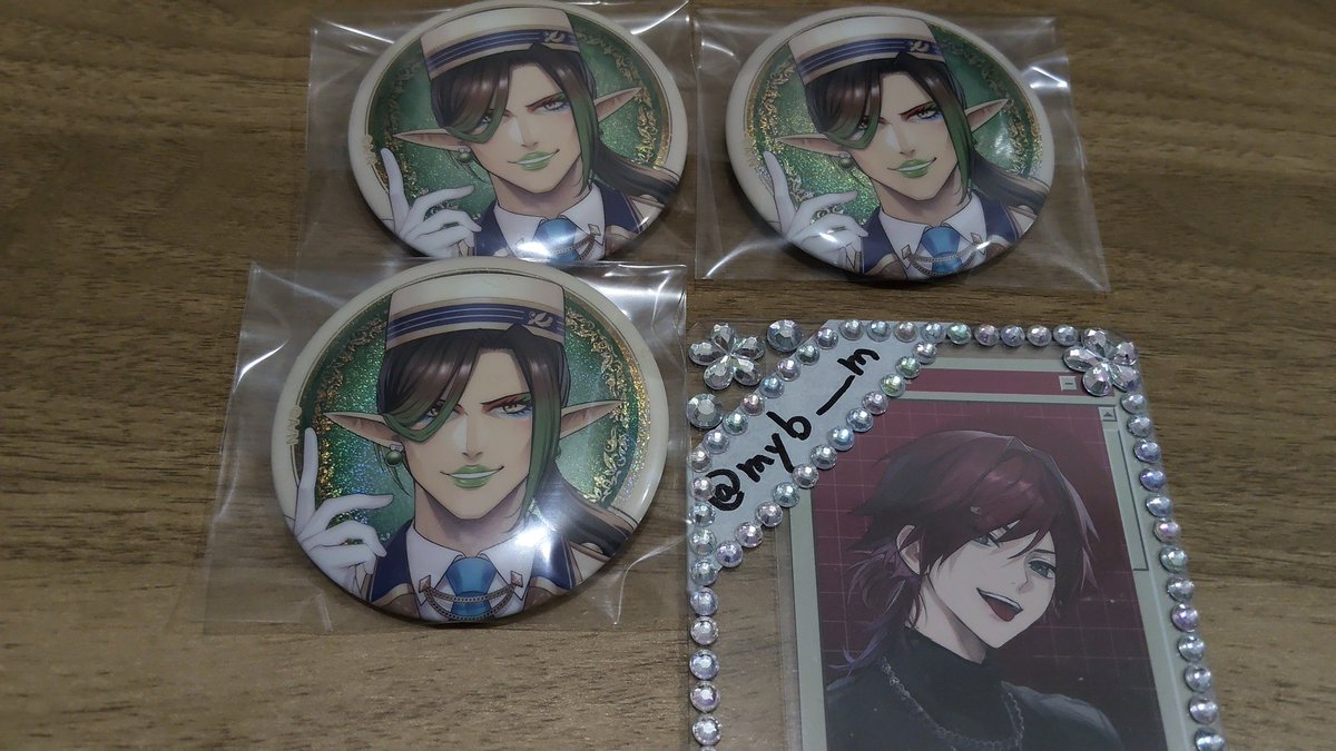 myb____m's tweet photo. @toto_jbe はじめまして。こんばんは。検索より失礼します。当方画像の3点所持しておりますが、右下の赤髪の方との交換は可能でしょうか？ご検討よろしくお願いします。 https://t.co/YaMQ36S6lB