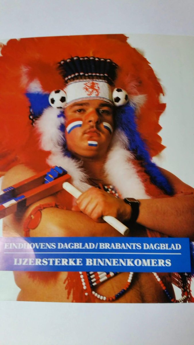 stefke75's tweet photo. In 1994 model mogen staan in opdracht van reclameburo het Kothuis voor reclame campagne van het ED omtrent het WK voetbal in Amerika. zou mooi zijn om dit 32 jaar later weer eens op te pakken!
@ED_Regio @ED_Valkenswaard @brabantsdagblad @DPGMediaNL @MaschaPrins #wk2026 #indiaan https://t.co/auv8UfL7gg