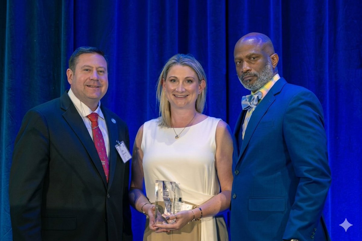 MDTraumaNet's tweet photo. Congratulations to Constance Minear, ED Nurse from Suburban Hospital! Constance was awarded the Maryland TraumaNet's 2025 Nurse of the Year Award during the Maryland Committee on Trauma's Annual Point Counterpoint Conference! https://t.co/sO5PD0EL6a