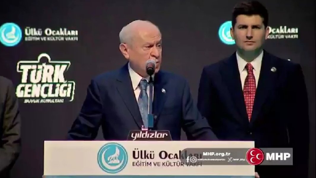 tulasimsen's tweet photo. Ülkü Ocakları Eğitim ve Kültür Vakfı tarafından düzenlenen “İstiklalin Işığında Türk Yüzyılı’na, Türk Gençliği Büyük Kurultayı ve TeknOcak Teknoloji-İnovasyon Festivali’ne katılarak, vatan ve millet sevdasıyla yetişen genç kardeşlerimizle bir araya geldik.

MHP Genel Başkanı Sayın Dr. Devlet Bahçeli’ beyefendinin katılımlarıyla gerçekleştirilen bu anlamlı organizasyonlarda; milli ve manevi değerlerine bağlı, teknolojiyi üreten ve geleceğe yön veren Türk gençliğinin heyecanına, azmine ve yüksek şuuruna bir kez daha şahit olduk.

 Ülkemizin güçlü yarınlarını inşa edecek olan gençlerimizle gurur duyduk. 

Bu önemli organizasyonların gerçekleştirilmesinde emeği geçen Ülkü Ocakları Genel Başkanı Sayın Ahmet Yiğit Yıldırım Beyefendi ve tüm teşkilat mensuplarını tebrik ediyor, başarılar diliyorum.

Mustafa Nurullah ALBAYRAK
Türk Ulaşım Sen Genel Başkanı