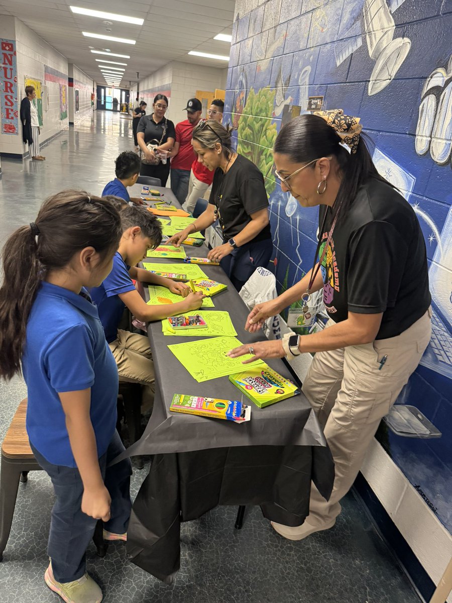 itorres06's tweet photo. STEAM Night was out of this world! 
• The experienced the planetarium 🌎
• Hands-on STEAM activities 🔬
• showcased artwork 🎨
• Incredible performances, 💃
• Fun interactive learning experiences for everyone 💫 https://t.co/pfHtAg8W0l