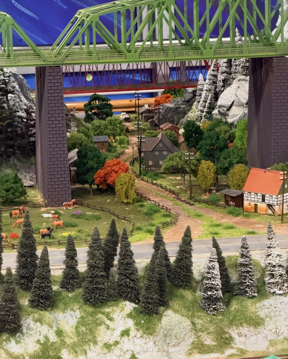 model41009's tweet photo. Do you want to live in such scale models world？#scalemodel #miniaturemodel #architecture #modelmaking #architecturemodel https://t.co/iu5gWsRJdX