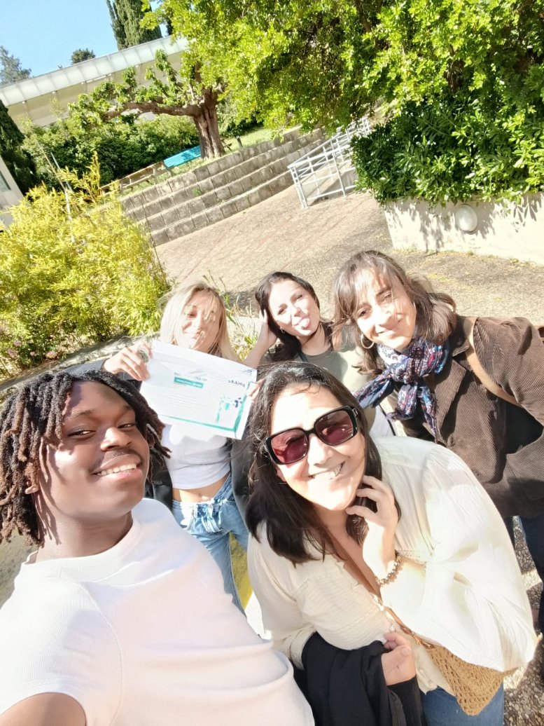 LyceeParc's tweet photo. Remise des prix au Rectorat de Nice pour notre participation au concours "Non au harcèlement" : Coup de coeur du Pôle académique ! ❤️ https://t.co/nIbJsBM0Ro
