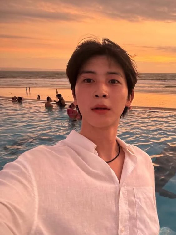 취향 tweet media