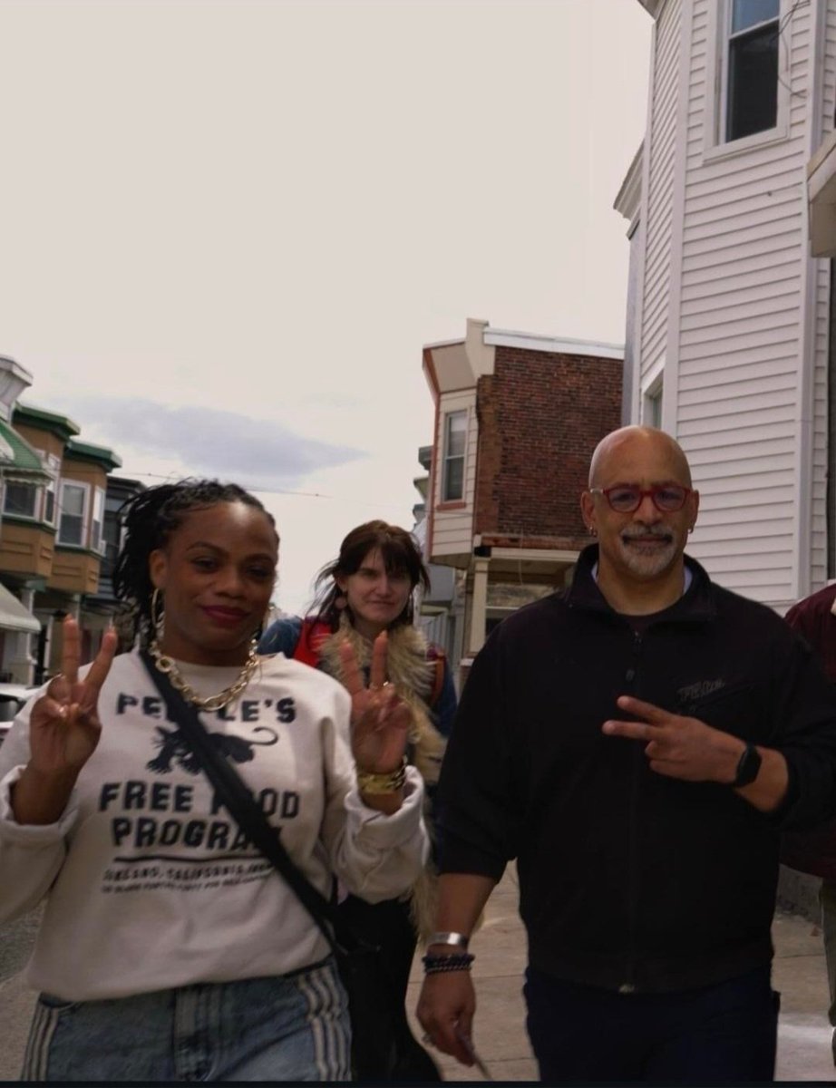 SummerForPA's tweet photo. From Pittsburgh to Philly, PA is ready for real bold leadership that meets this moment + prioritizes real people, not corporate power.

@chrisrabb has always been the progressive champion we need and Philly deserves more than the status quo

Congress has enough go along to get along folks. #PA3 can send a real one today!