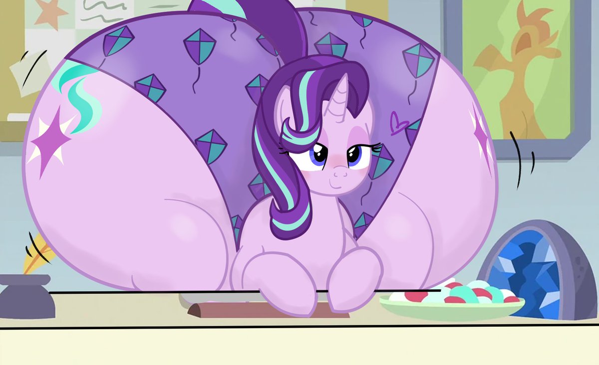 Freedoomfrot's tweet photo. you walk into starlight's office and see this wdyd. personally, im going missing in you-know-where https://t.co/hITnbO3o8K