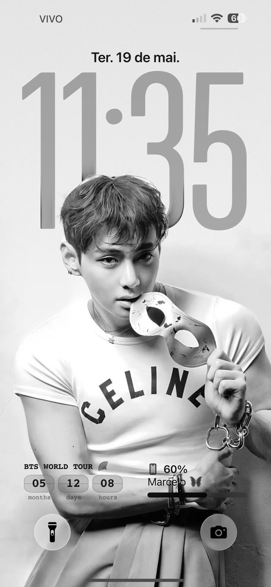 luanbtsverse's tweet photo. qual a tela de bloqueio de vocês?? https://t.co/Qi1ADYliMc