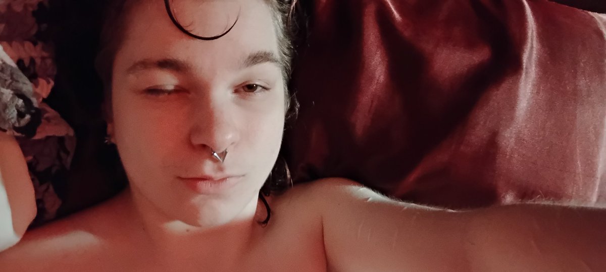 daggerboy_'s tweet photo. hey,, good morning. https://t.co/atR5BjNZGf