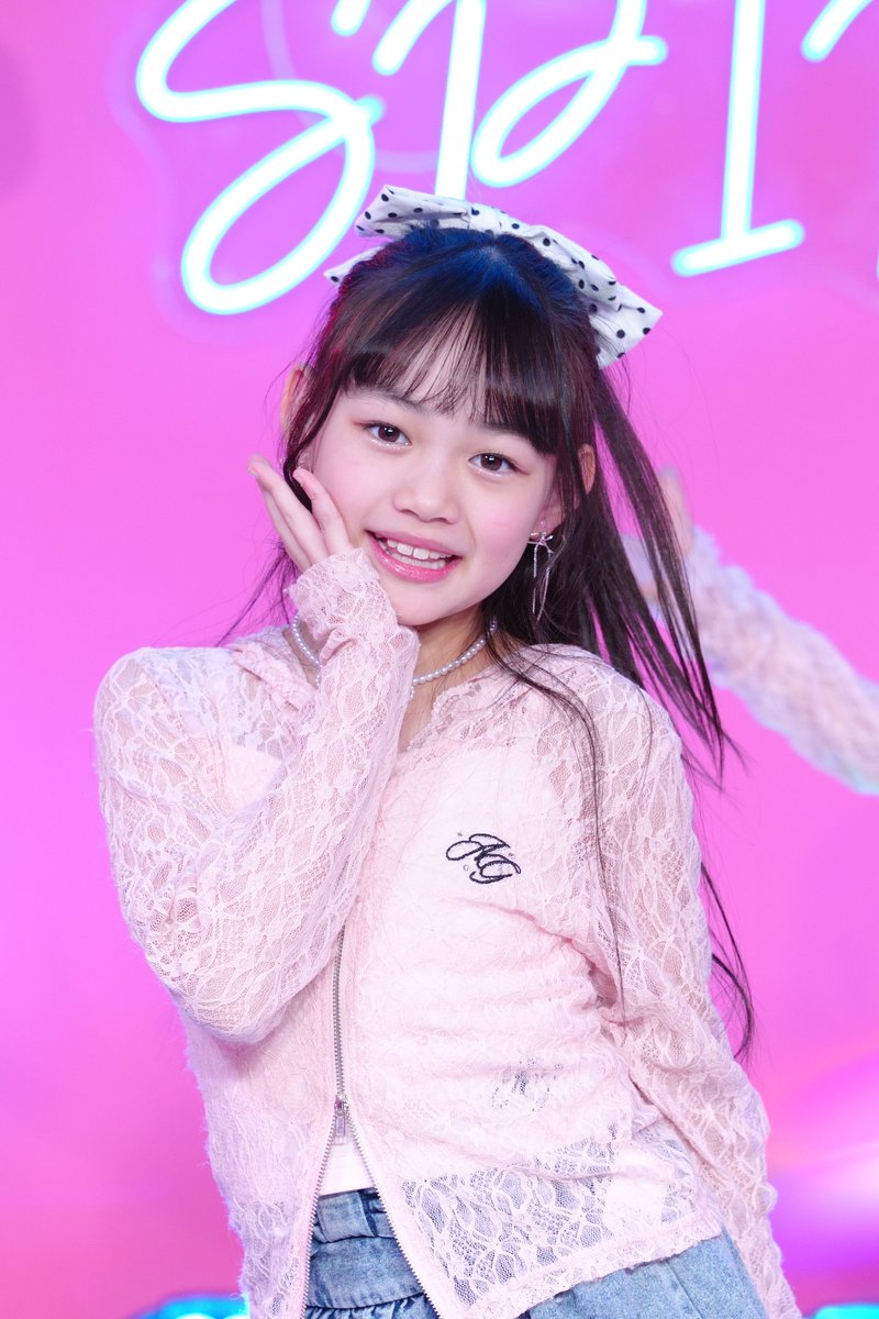 みおりん ｶﾜｯ!( 'ω' ≡ 'ω' )ｲｲｯ! #杏西みおり #じゃんけんぽーん #JKP