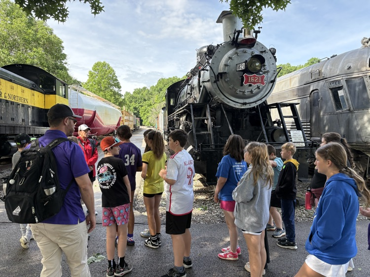 PI_MVR3's tweet photo. Hoping the weather holds out for us. It's beautiful now!  Illini tribe is at the Museum of Transportation https://t.co/tqdtjloPNF