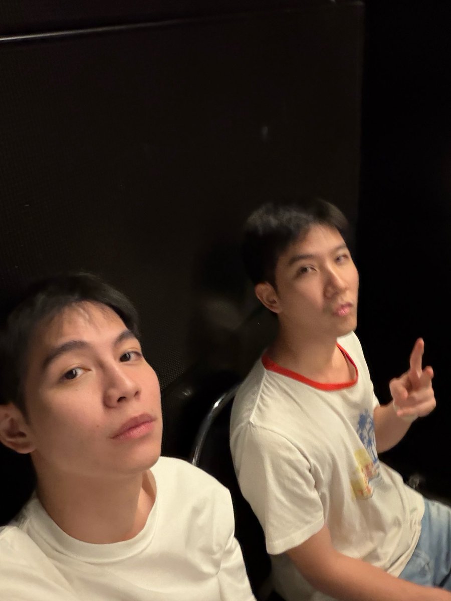 khaordinario's tweet photo. 2024                                                2026 

same t-shirt (?) https://t.co/5o2YxBjKgJ