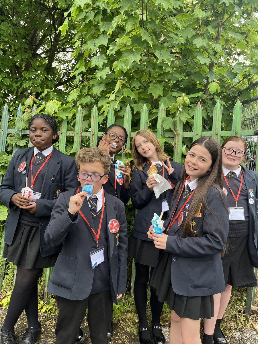 AllHallowsRC's tweet photo. A group of Y7 Prayer Captains enjoyed a Pentecost Retreat Day wonderfully organised by the Just Youth team at the Spiritan centre. 
We danced, sang, created doves, took part in a Pentecost quiz, enjoyed ice creams and celebrated Mass together. A huge thanks to @JustYouth2 https://t.co/69CrEqGhXY
