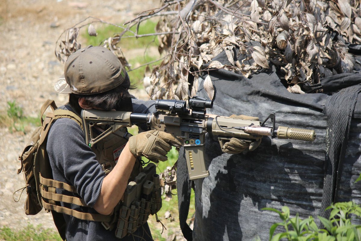 14data28's tweet photo. サバゲした
戦闘写真
暑かった https://t.co/C6sSzfWB6n