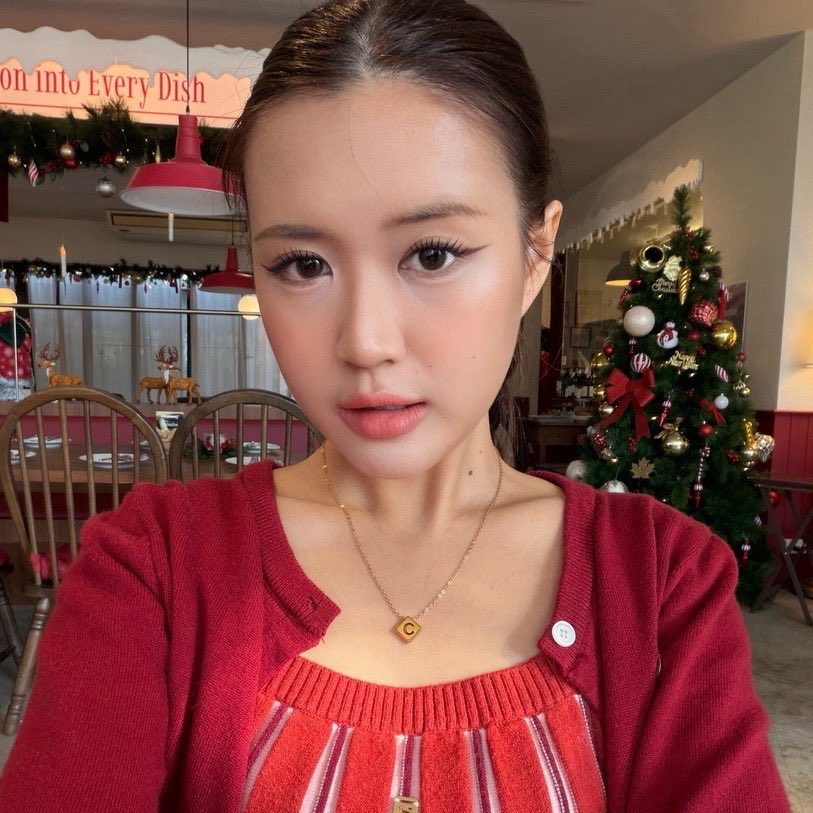 chaertamm's tweet photo. judydoll นอกจากพาเลทชีจะเริ่ด��ล้ว อีกอันที่ให้เลยคือ “อายไลเนอร์” ของดีแต่คนไม่ค่อยรู้ พสจีนฮิตมากก นี่โดน ba ที่จีนป้ายยามา เขียนลื่น เส้นชัด แล้วติดทน(โคตร) ซื้อซ้ำไปนับไม่ถ้วน 💯💖 https://t.co/QKRhzbFAJ9