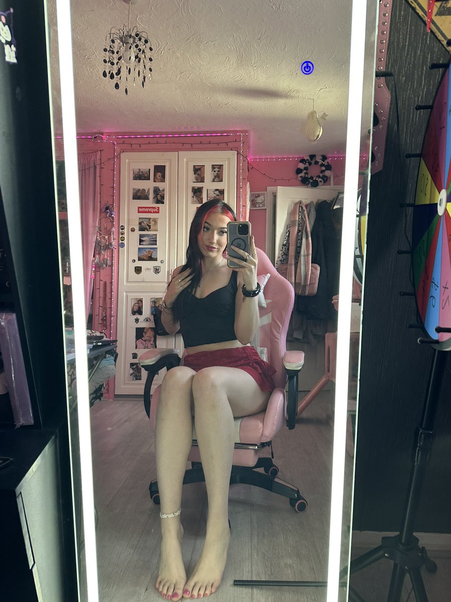 JessiesBackup's tweet photo. Your money should be mine https://t.co/kiSvN23ur5