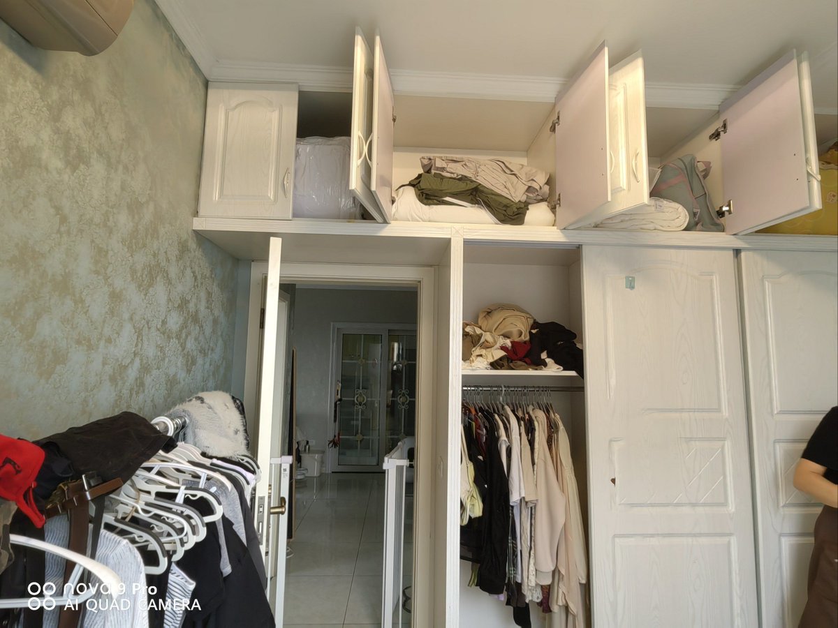 TheRedPunch's tweet photo. Got this crumpled laundry pile sorted in 20 mins—small wins hit different! https://t.co/GvzbrtYaSh