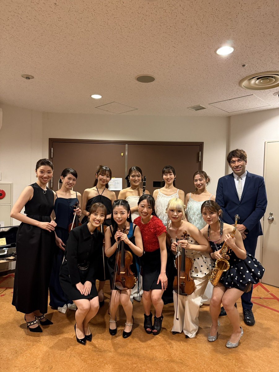 sascha348's tweet photo. クラシックとジャズのクロスオーバー
時にはポップスやダンスミュージックまで!
凄すぎる経歴を持った腕前と品と美しさを兼ね備えた10人
#MuTiA コンサートのMCを担当させていただきました!
素晴らしすぎるパフォーマンスにうっとり
プロデューサーの #武村八重子 さんのコンセプトが
クラシック界に新たな扉を開けています!
是非SNSやYouTubeでパフォーマンスを見て
コンサートに足を運んでください!
#ミューティア