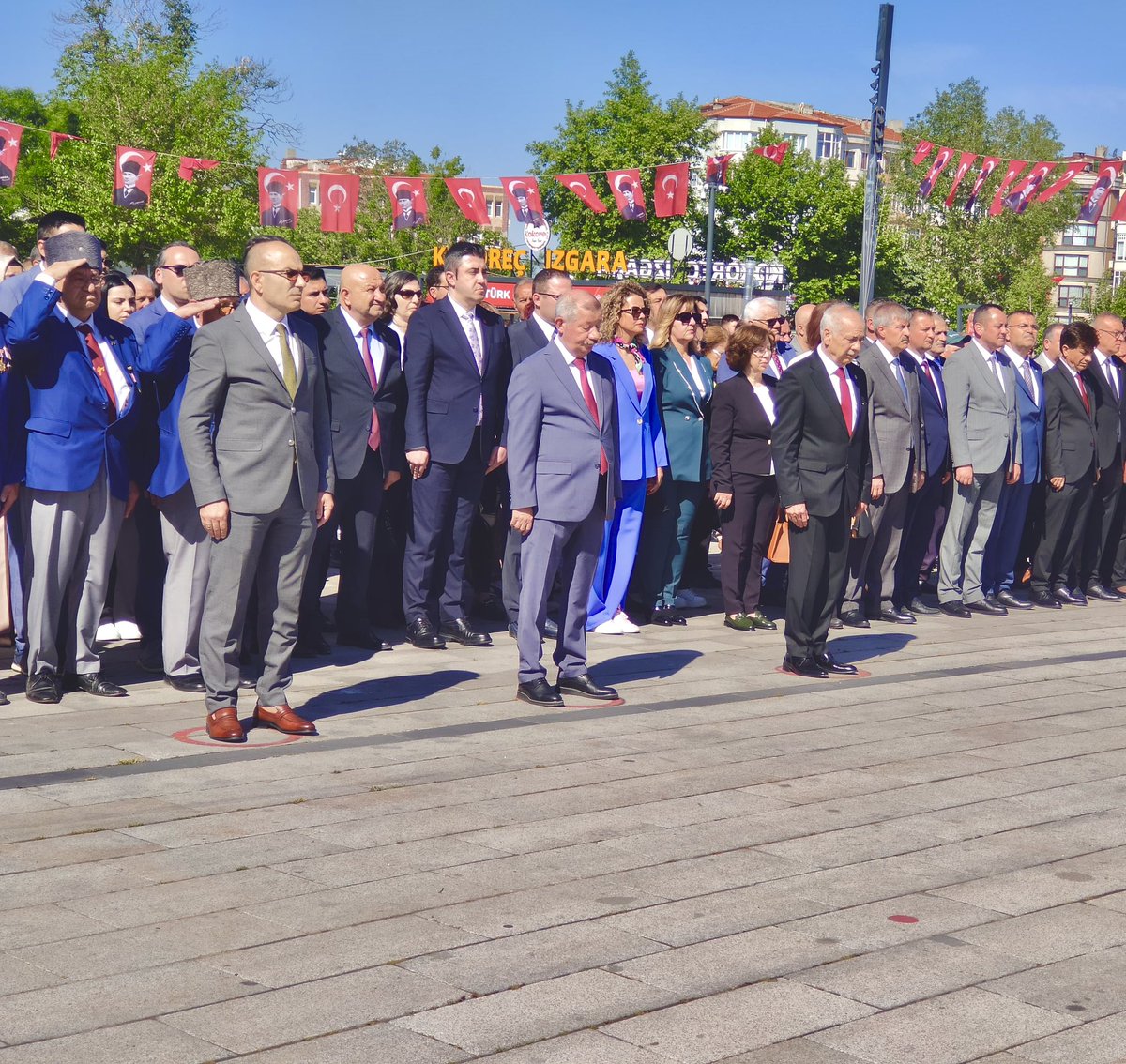 IlceKesan's tweet photo. 19 Mayıs; işgalin, umutsuzluğun,teslimiyetin karanlığında, bir milletin kaderini başkalarının merhametine değil kendi aklına ve iradesine emanet ederek yeniden ayağa kalktığı gündür.
Atatürk’ü Anma, Gençlik ve Spor Bayramı Kutlu Olsun.🇹🇷 @TCNufus @KsnKaymakamligi @meltembal1212 https://t.co/hPLrDz3eFa