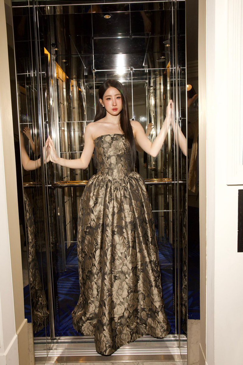 yoko_management's tweet photo. Hearts for our gorgeous CEO the Cannes Film Festival 2026 red carpet! Cheer on her, girls! ส่งใจรัว ๆ ให้ CEO คนสวยของพวกเราบนพรมแดง งานเทศกาลภาพยนตร์ Cannes 2026 มาร่วมเป็นกำลังใจให้พี่โยกันเยอะ ๆ นะคะ

APASRA TAKES FRANCE
#YOKOxCannes2026 https://t.co/zFmFBFugoH