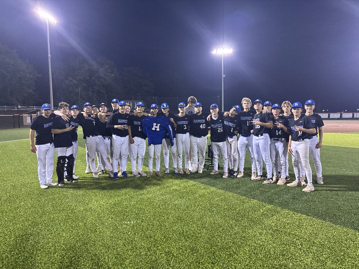 Hborobaseball's tweet photo. Varsity upsets Poplar Bluff in first round of districts. 

The Sophomore Sensations (Cash, Keegan, Alec) get the jacket players of the game for their efforts to lead the team to the win. https://t.co/76Lcri1uSc