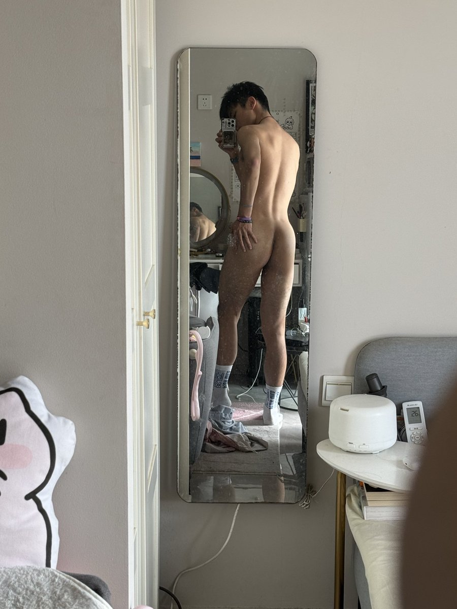 Anthony74810230's tweet photo. 喜欢对着镜子… https://t.co/RSS5YtonOn