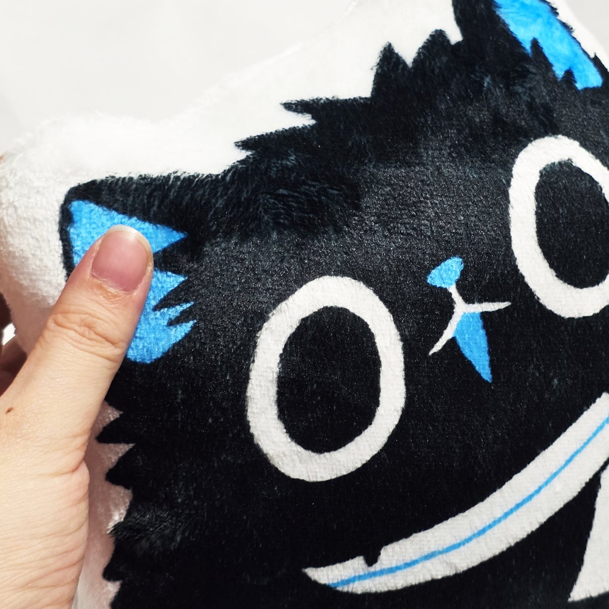 kogeneko_moja's tweet photo. こげねこクッションが完成しました！
思っていたよりふかふかの生地で、つい撫でたくなります。
#デザフェス https://t.co/tCHOHBblms