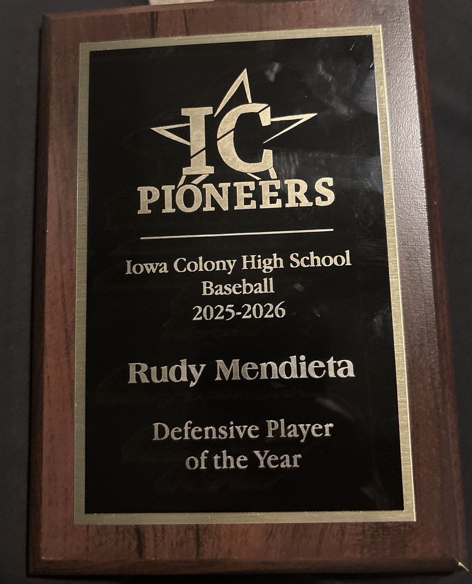 rudy_mendieta19's tweet photo. .930 Fielding %. Can play any infield position needed. Looking for an opportunity to continue my baseball career!! @IC_PioneerBsb @_DaReal19 @bchipsunited @PB_Uncommitted @AlvinCCBaseball @haven_baseball @Jrandle713 @CoachCCom @RangerBaseball_ @ICHS_Sports https://t.co/a87KfjgQgN